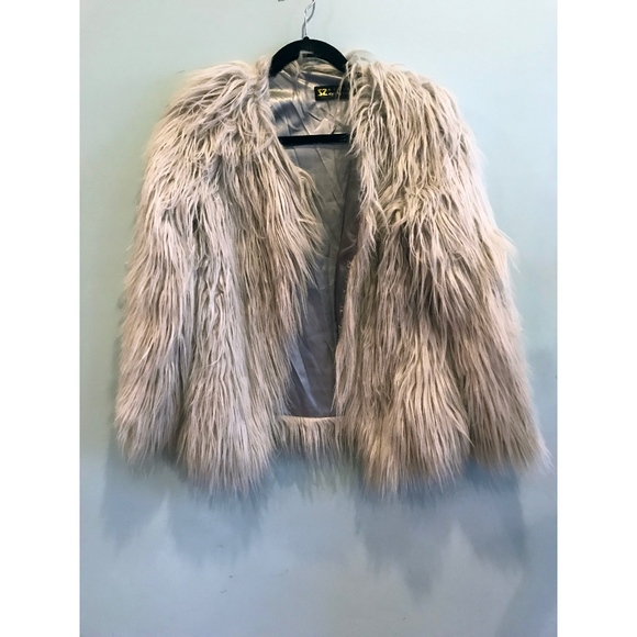grey shaggy jacket